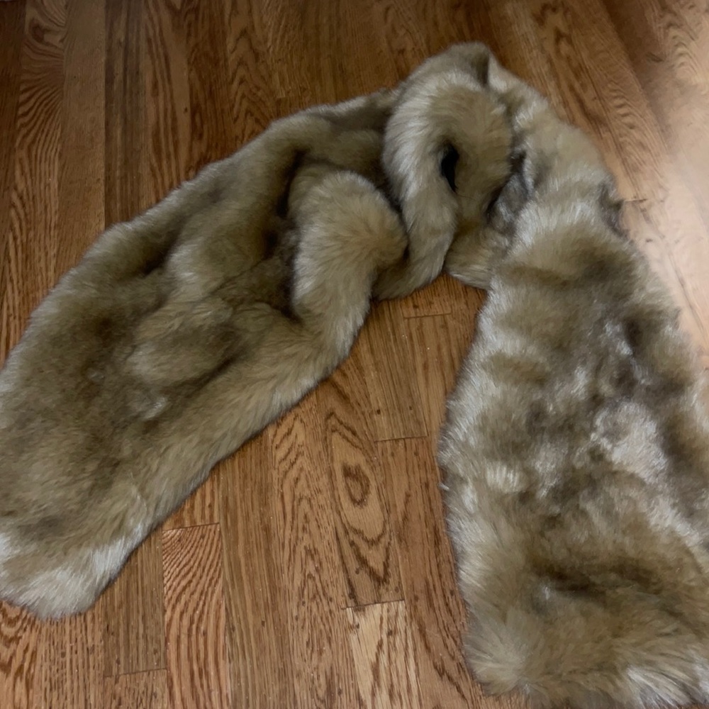 Zara Faux fur stole scarf